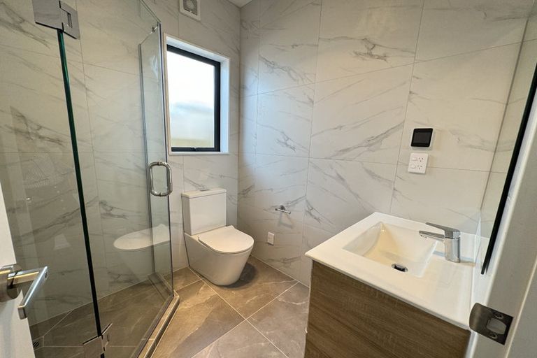 Photo of property in 22c Toru Street, Te Atatu Peninsula, Auckland, 0610