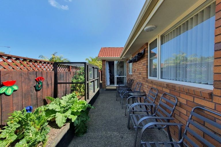 Photo of property in 3/262 Centreway Road, Orewa, 0931