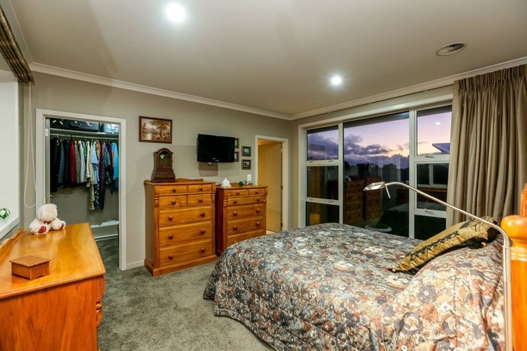 Photo of property in 19 Manukaka Heights, Hurdon, New Plymouth, 4310