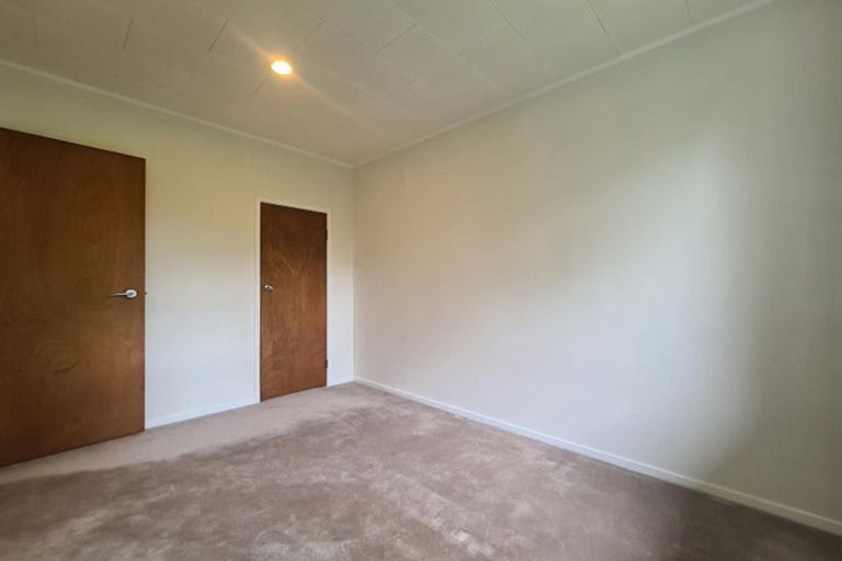 Photo of property in 1 Murillo Place, Henderson, Auckland, 0612
