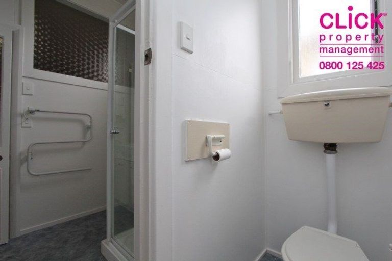 Photo of property in 11 Eglinton Road, The Glen, Dunedin, 9011