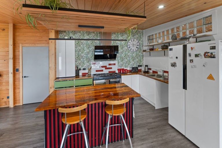 Photo of property in 127 Queen Charlotte Drive, Havelock, Picton, 7281