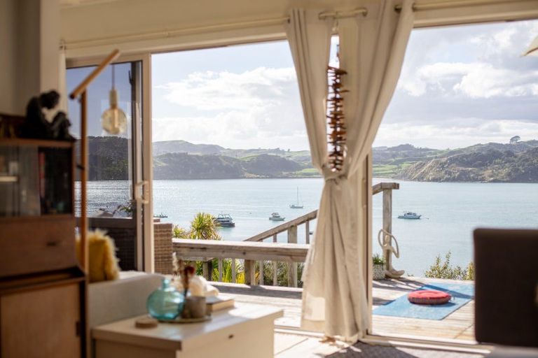 Photo of property in 37 Bay View Road, Raglan, 3225