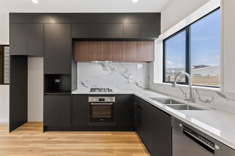 Photo of property in 70 Opoka Street, Papakura, 2110