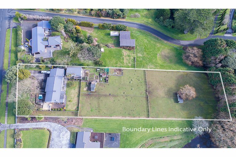 Photo of property in 120 Colombo Road, Waiuku, 2123