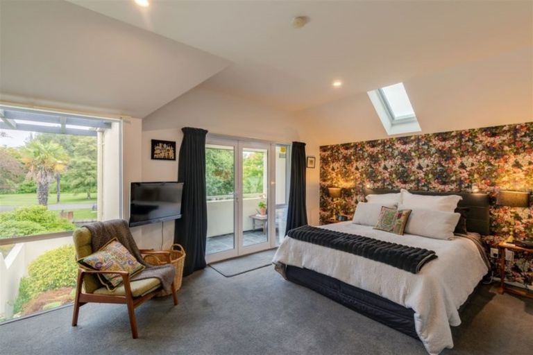 Photo of property in 61 Fendalton Road, Fendalton, Christchurch, 8014