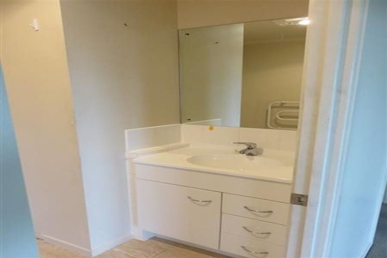 Photo of property in 189 Sturges Road, Henderson, Auckland, 0612