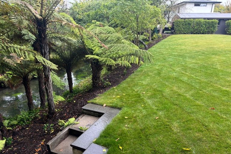 Photo of property in 66 Straven Road, Fendalton, Christchurch, 8014