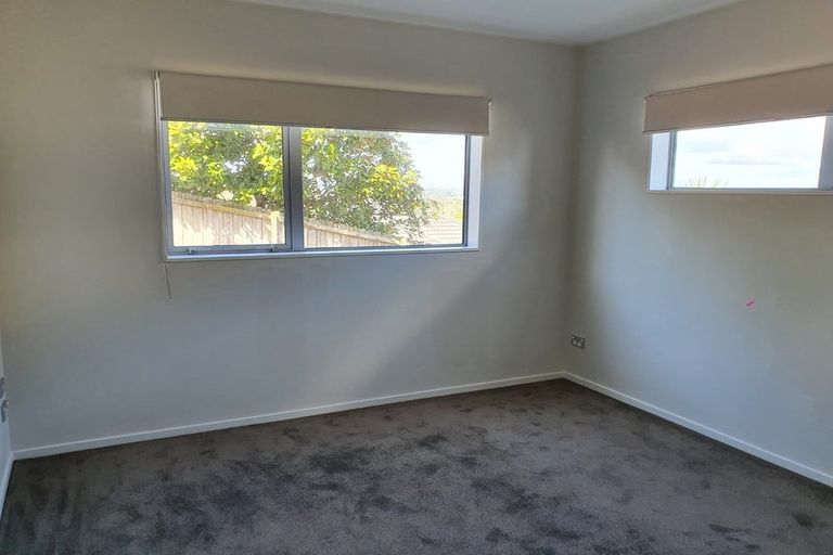 Photo of property in 65 Kirikiri Drive, Papakura, 2110