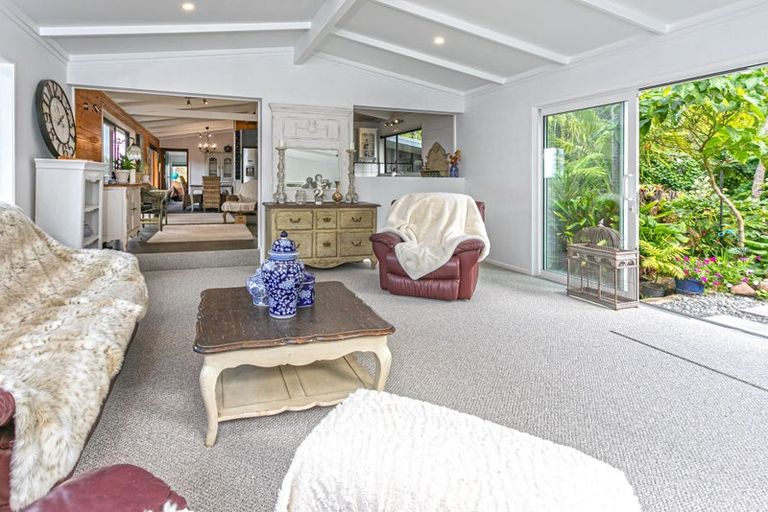 Photo of property in 15 Puriri Place, Tuateawa, Coromandel, 3583