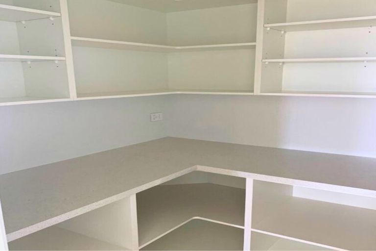 Photo of property in 9 Whata Street, Clarks Beach, 2122