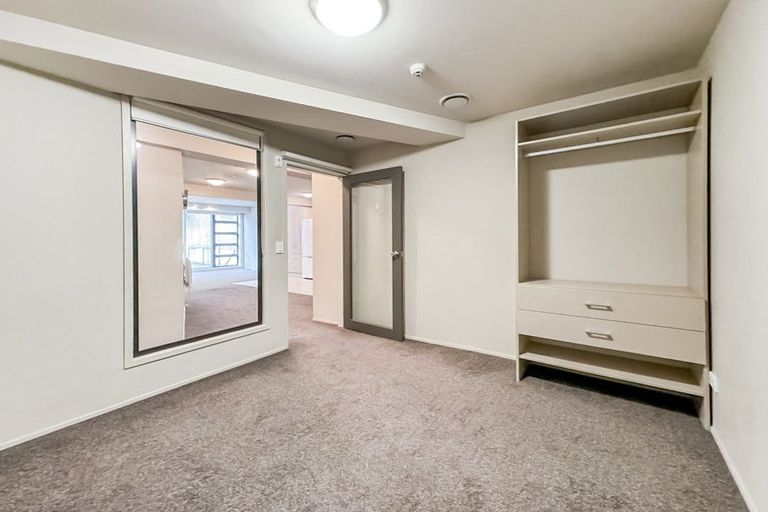 Photo of property in Sharella Living, 20 Glenmore Street, Thorndon, Wellington, 6011