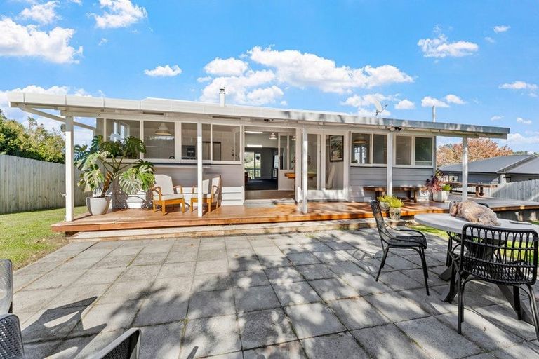 Photo of property in 18 Penton Road, Stanmore Bay, Whangaparaoa, 0932