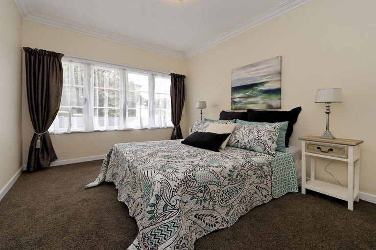 Photo of property in 110 Golf Road, New Lynn, Auckland, 0600
