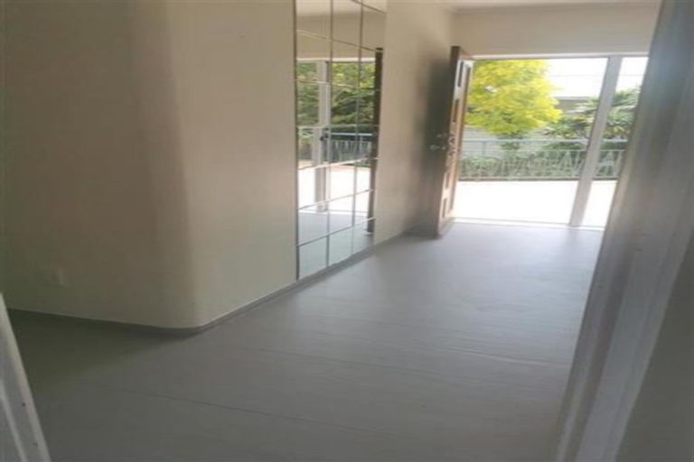 Photo of property in 14 La Trobe Street, Pakuranga Heights, Auckland, 2010