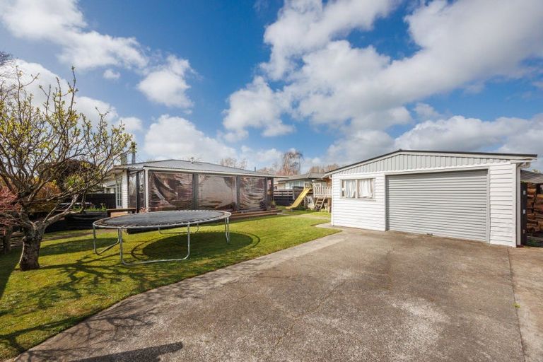Photo of property in 144 Ruamahanga Crescent, Terrace End, Palmerston North, 4410