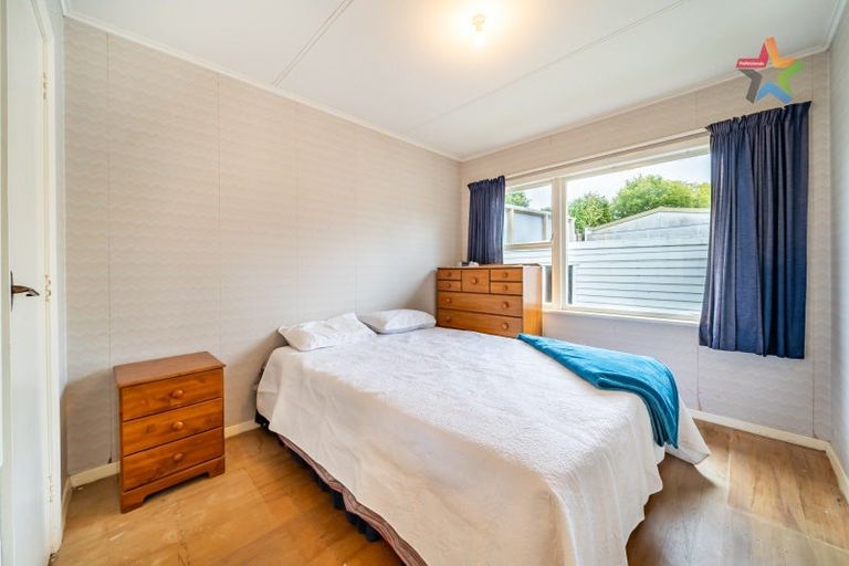 Photo of property in 385 Stokes Valley Road, Stokes Valley, Lower Hutt, 5019