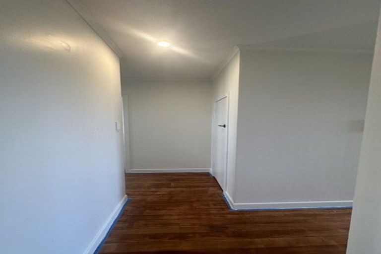 Photo of property in 479 Waitakere Road, Taupaki, Henderson, 0782