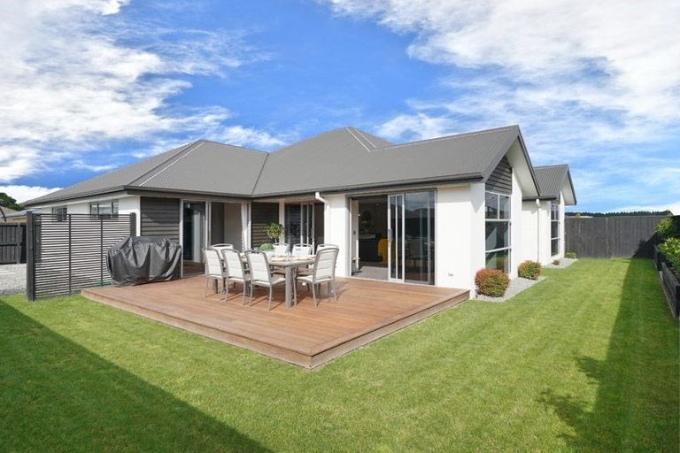 Photo of property in 25 Beech Drive, Rangiora, 7400