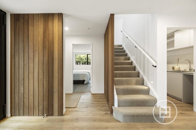 Photo of property in 6 Heuchan Lane, Wanaka, 9305