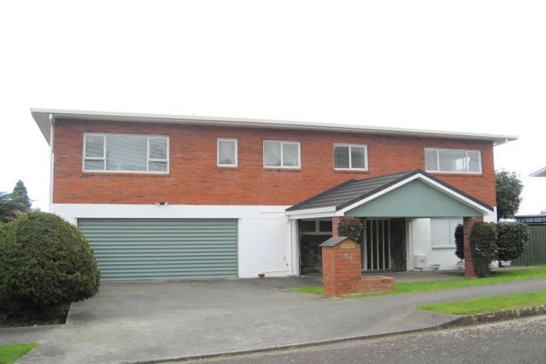 Photo of property in 32 Lancaster Street, Levin, 5510