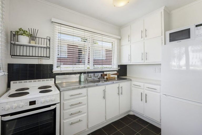 Photo of property in 1/153 Shakespeare Road, Milford, Auckland, 0620