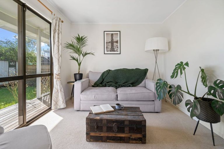 Photo of property in 1/37 View Road, Henderson, Auckland, 0612