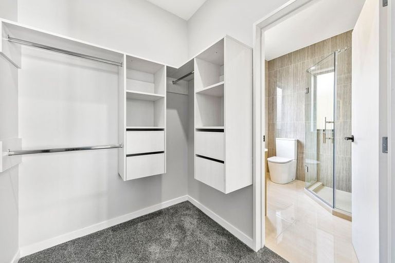 Photo of property in 63 Mcindoe Road, Kumeu, 0810