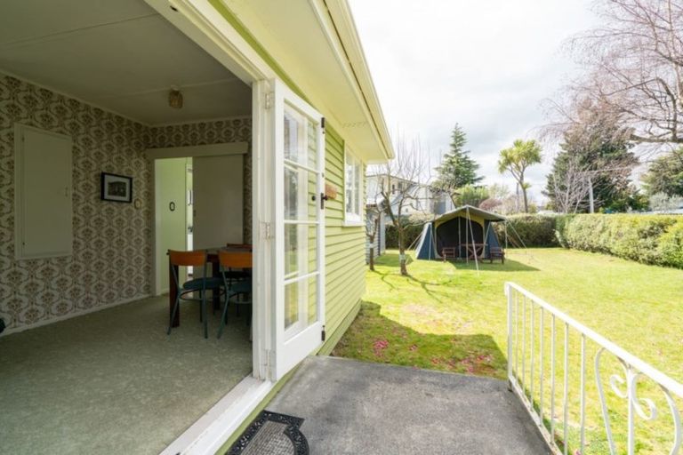 Photo of property in 18 Charles Crescent, Rainbow Point, Taupo, 3330