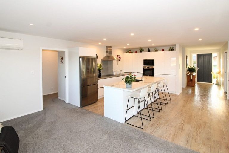 Photo of property in 28 Feist Street, Carterton, 5713