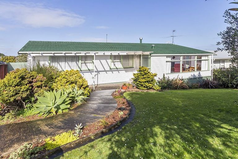 Photo of property in 40 Rodney Street, Howick, Auckland, 2014
