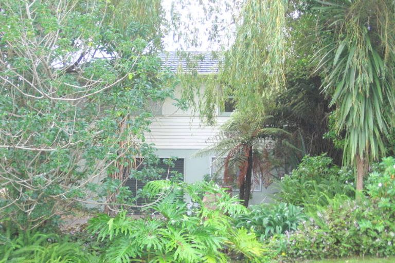 Photo of property in 38 Dellwood Avenue, Henderson, Auckland, 0612