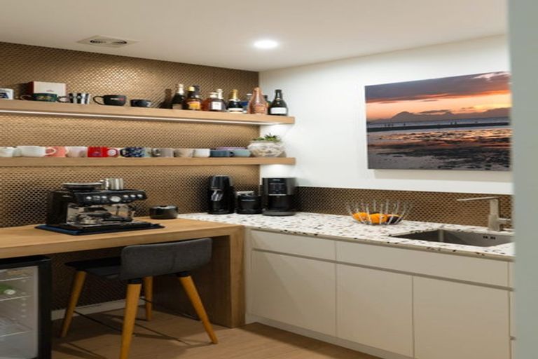 Photo of property in 66 Straven Road, Fendalton, Christchurch, 8014