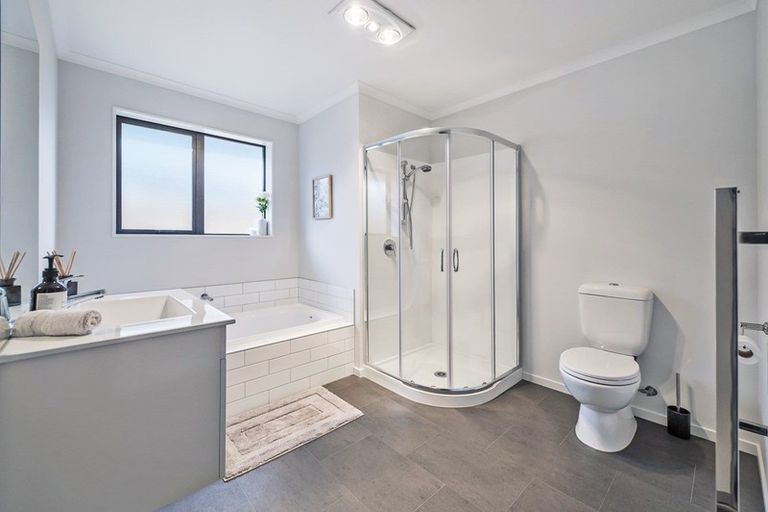 Photo of property in 8 Northmoor Boulevard, Rolleston, 7615