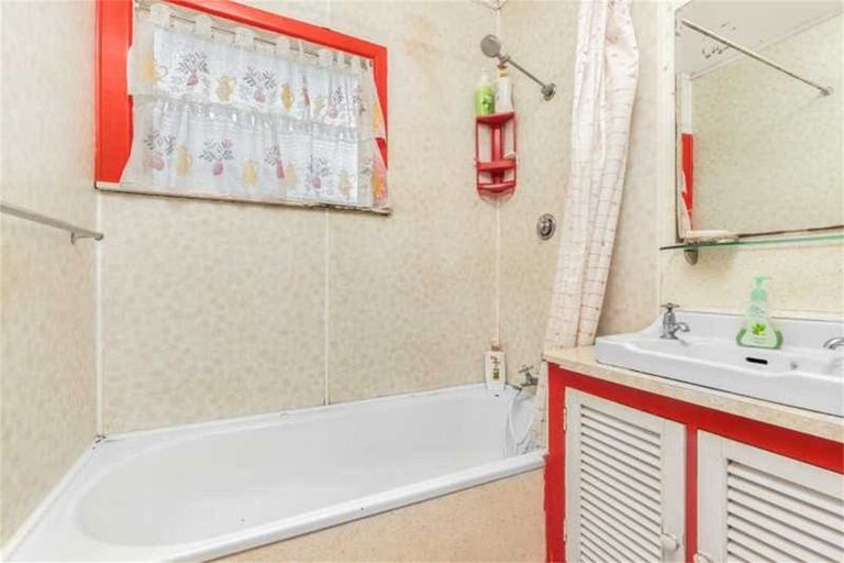 Photo of property in 24 President Avenue, Papakura, 2110