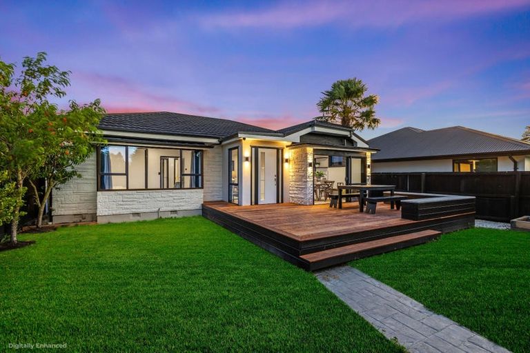 Photo of property in 1/18 Blighs Road, Strowan, Christchurch, 8052