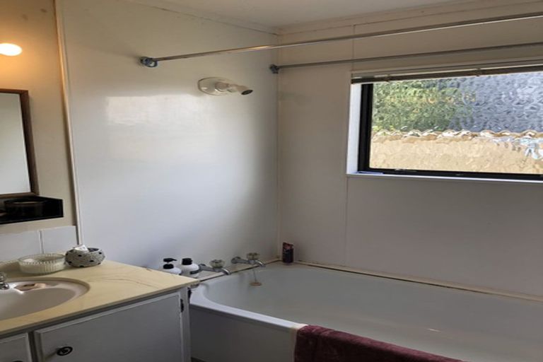 Photo of property in 27a Dorset Crescent, Hokowhitu, Palmerston North, 4410