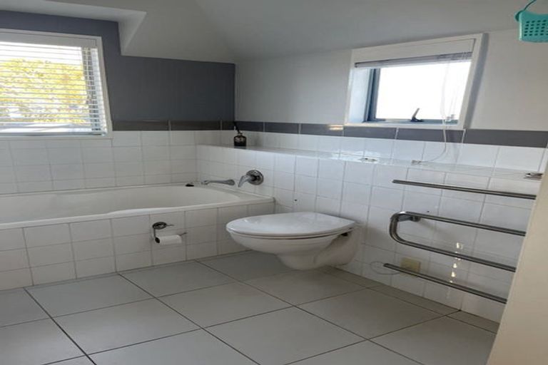 Photo of property in 1/218 Springfield Road, St Albans, Christchurch, 8014