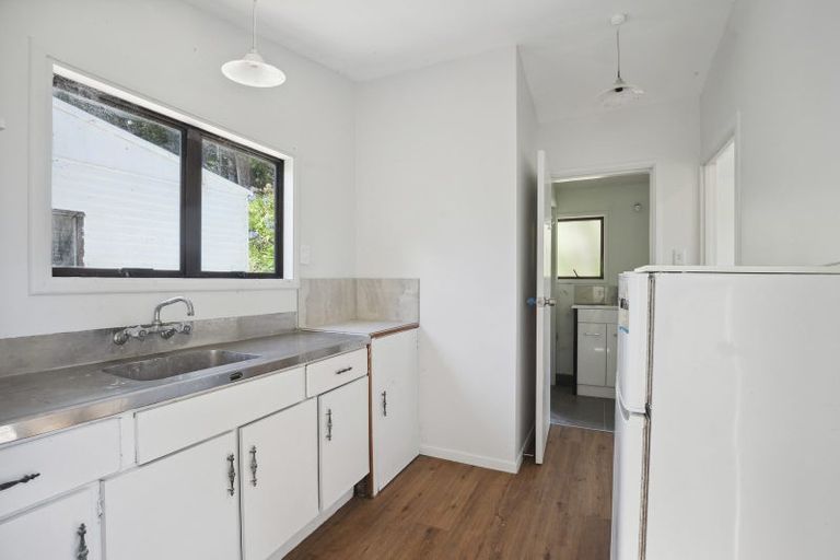 Photo of property in 90 Cedar Terrace, Stanmore Bay, Whangaparaoa, 0932