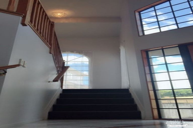 Photo of property in 49a Forrest Hill Road, Milford, Auckland, 0620