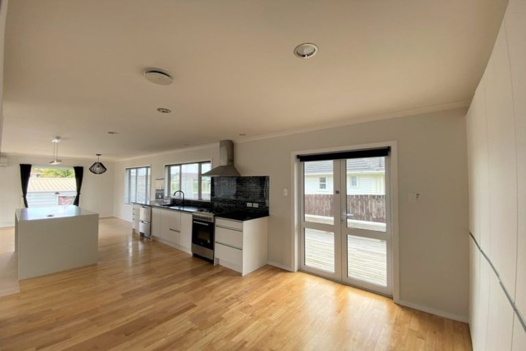 Photo of property in 67 Waipani Road, Te Atatu Peninsula, Auckland, 0610