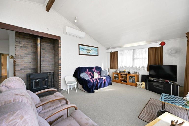 Photo of property in 2 Guy Place, Melville, Hamilton, 3206