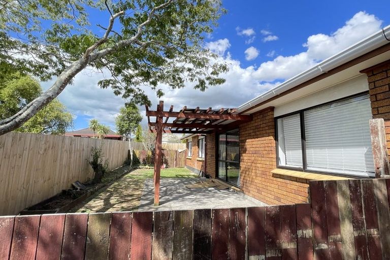 Photo of property in 58 Aviemore Drive, Highland Park, Auckland, 2010