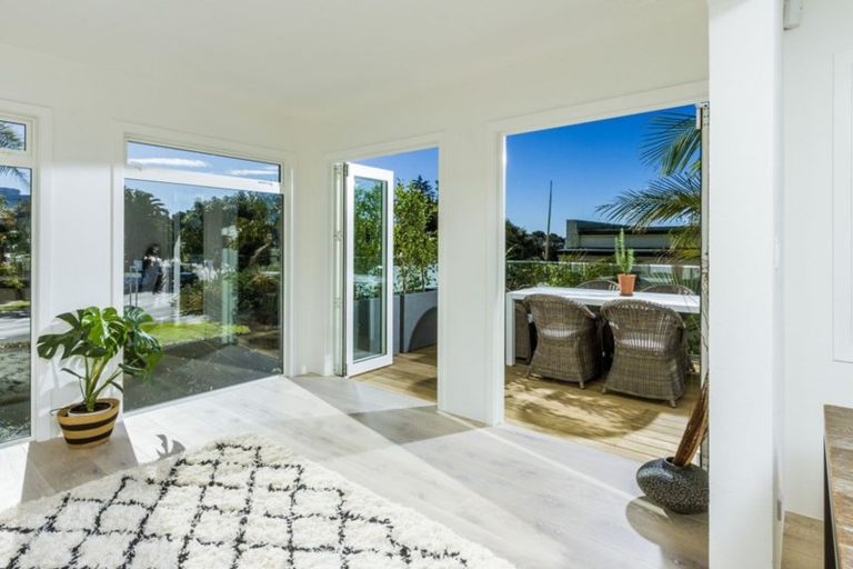 Photo of property in 15 The Strand, Takapuna, Auckland, 0622