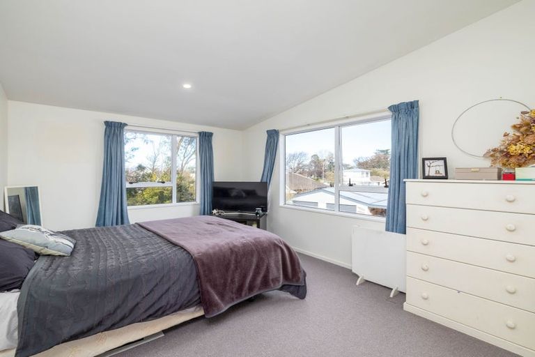 Photo of property in 7 Sawtell Place, Northcote, Christchurch, 8052