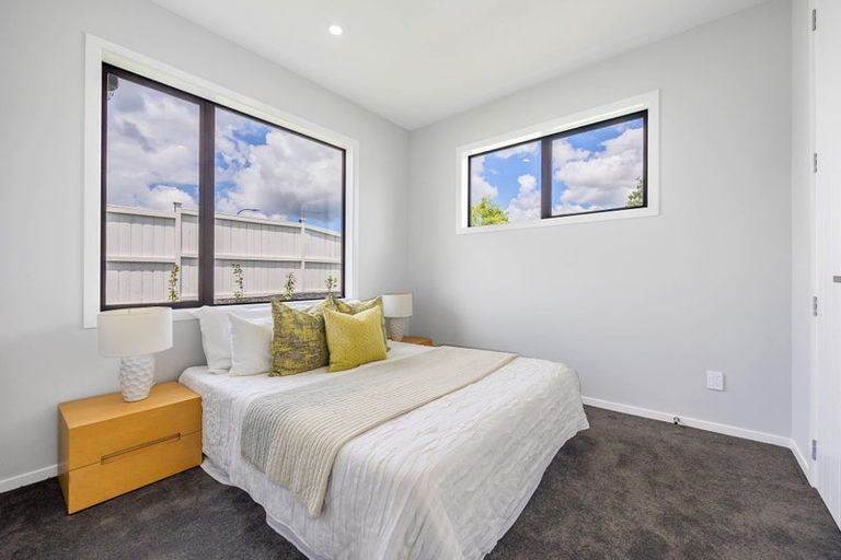 Photo of property in 14 Madden Avenue, Kumeu, 0810