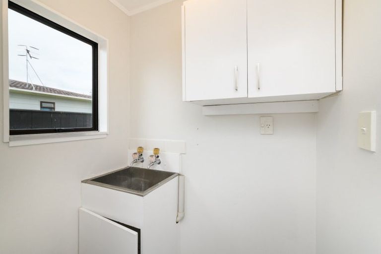 Photo of property in 27 Mcleavey Drive, Kelvin Grove, Palmerston North, 4414