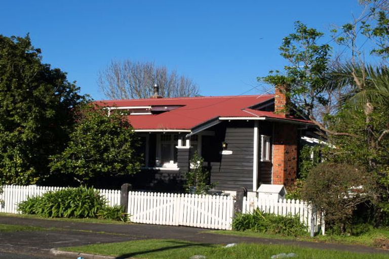 Photo of property in 7 Rosella Road, Mangere East, Auckland, 2024