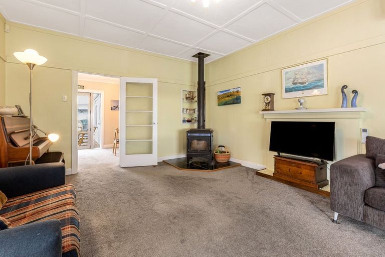 Photo of property in 61 Bayview Road, Paremata, Porirua, 5024