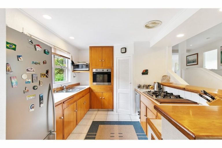 Photo of property in 75 Saddleback Rise, Murrays Bay, Auckland, 0630